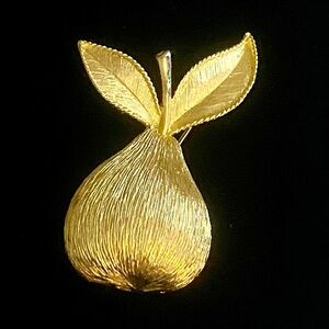 VINTAGE Signed Emmons Gold Tone Pear Fruit Brooch | 2.25”